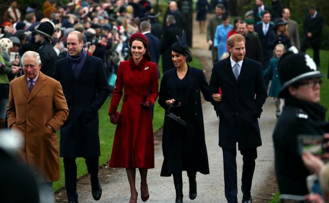 Princ Charles s sinovoma in snahama decembra 2018 na posestvu Sandringham. Foto Hannah Mckay/ Reuters