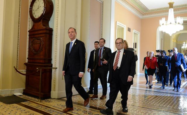 Demokratska tožilca republikanskega predsednika Adam Schiff in  Jerry Nadler na poti v senat. Foto Mary F. Calvert Reuters