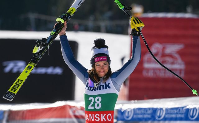 Na prvo mesto se je zavihtela <strong>Elena Curtoni</strong>, ki je bila najhitrejša s startno številko 28. In svojo prvo zmago v svetovnem pokalu je osvojila še stara 28 let. FOTO: Nikolay Doychinov/AFP