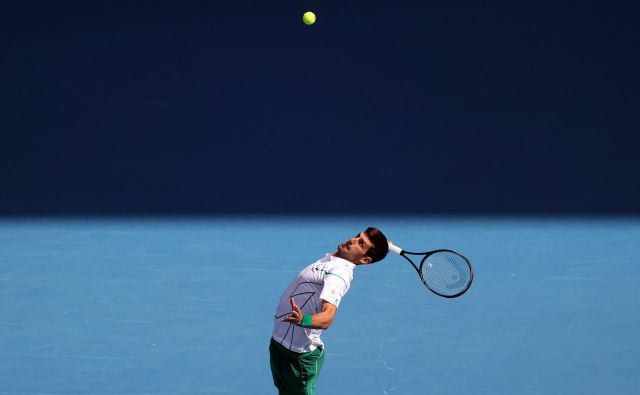 Đoković se je pričakovano še enajstič prebil v četrtfinale OP Avstralije, kjer lovi že svojo osmo zmago. FOTO: David Gray/AFP