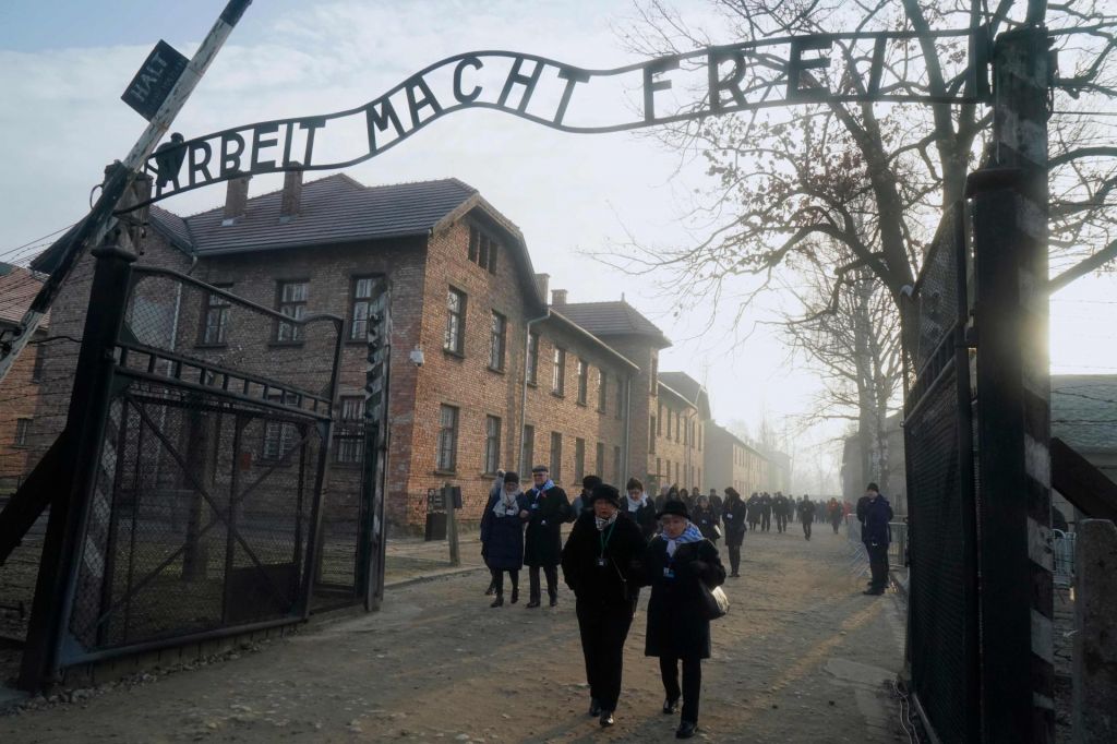 FOTO:Auschwitz ni padel z neba