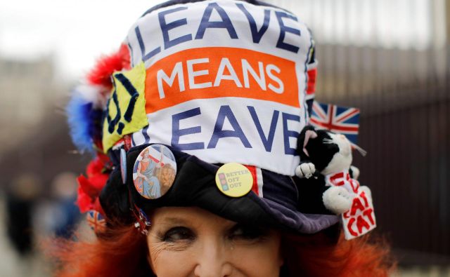 Obrazi brexita: milijone Britancev brexit še vedno razdvaja. Foto Tolga Akmen/Afp