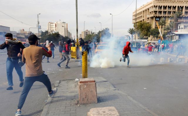 Demonstrati so izrazili nasprotovanje novemu mandatarju. FOTO:  Wissm Al-okili/Reuters