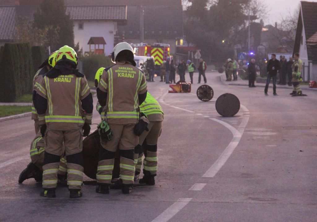 FOTO:Energetski inšpektor glede eksplozije plina v Britofu pri Kranju odkril nepravilnosti