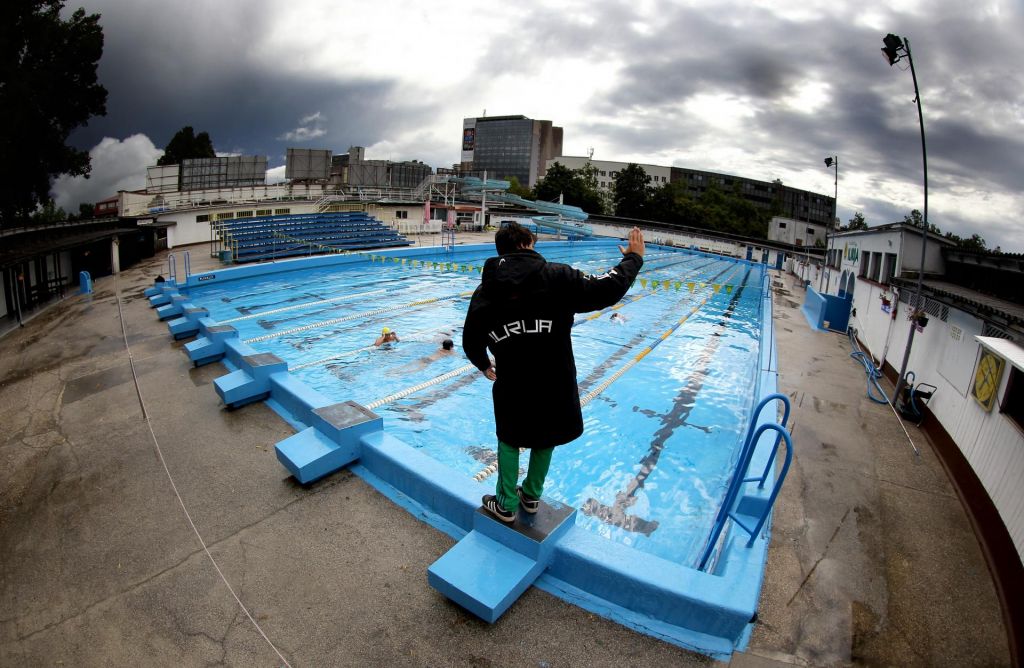 Tudi v 2021 še brez olimpijskega bazena