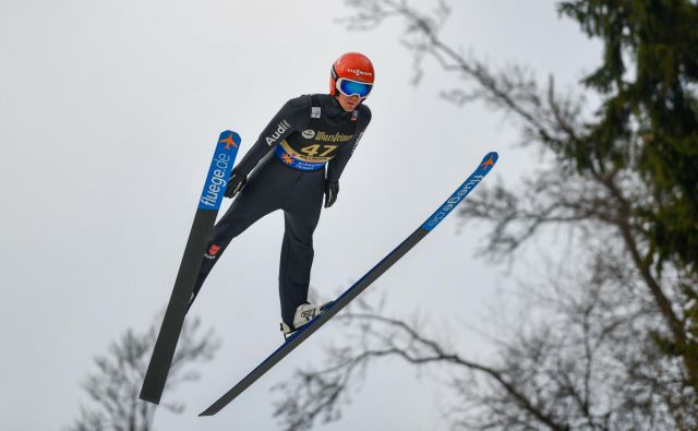 Nemec Stephan Leyhe (266,4 točke) je prvič v karieri premagal vso konkurenco in dobil prvo posamično tekmo svetovnega pokala v smučarskih skokih v Willingenu. FOTO: Sascha Schuermann/Afp