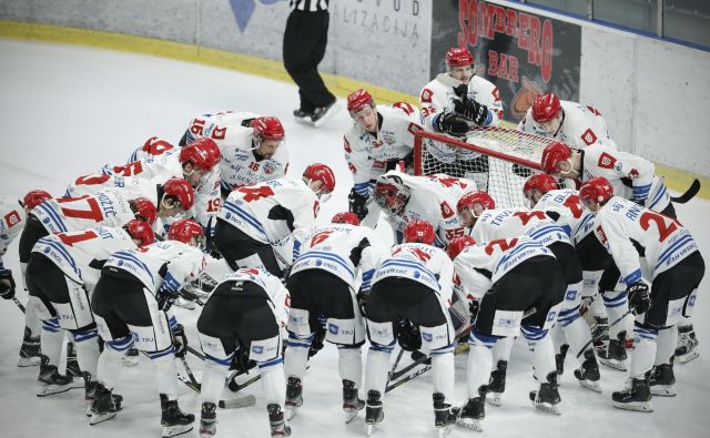 Jeseničani so se veselili pomembne zmage v gosteh. FOTO: Uroš Hočevar