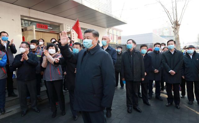 Podoba Xi Jinpinga kot močnega voditelja je zaradi smrtonosnega koronavirusa pred resno preizkušnjo.<br />
Foto Reuters