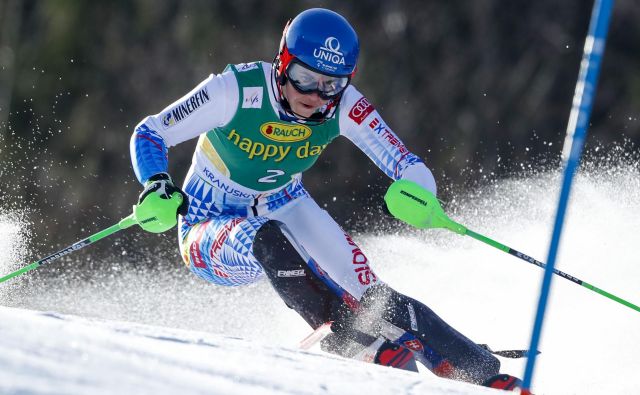 Petra Vlhova med prvo vožnjo slaloma za Zlato lisico. FOTO: Matej Družnik/Delo