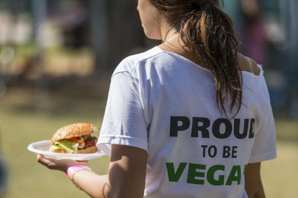 FOTO:Zakaj se več žensk odloči za veganstvo?