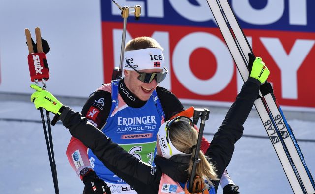 Tako sta si skočila v objem svetovna prvaka med mešanimi dvojicami. Foto AFP