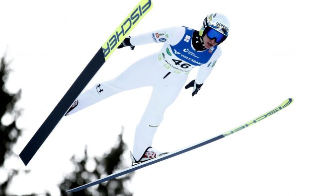 Peter Prevc je bil najboljši slovenski posameznik na tekmi svetovnega pokala v romunskem Rasnovu. Le malo mu je zmanjkalo do tretjega mesta. FOTO: AFP