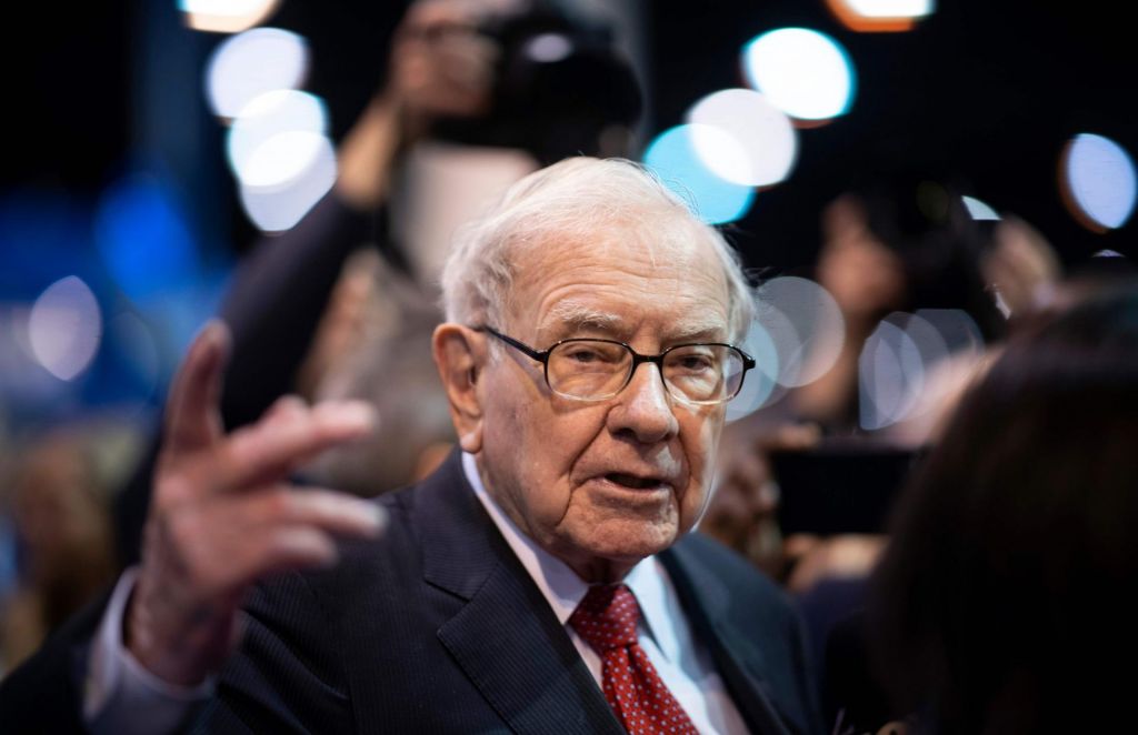 Warren Buffett je preklopnega samsunga končno zamenjal za iphone