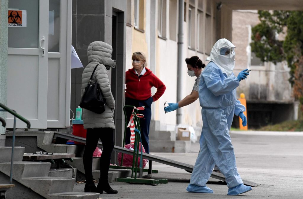 Epidemija koronavirusa se še naprej širi po svetu