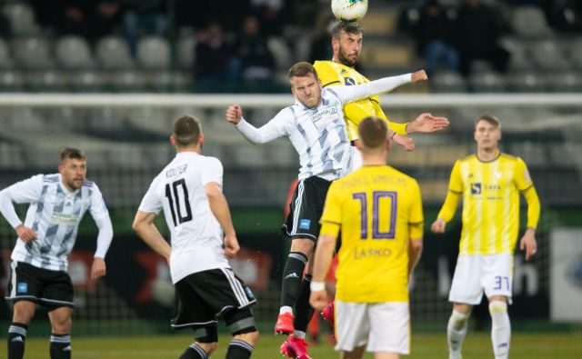 Mariborčani (v rumenem) in Sobočani so iztržili več točk od zeleno-belih Ljubljančanov v prvih treh tekmah drugega dela prvenstva, toda lahko bi še več. FOTO: Sobota.info