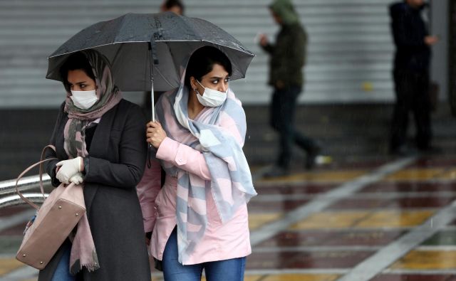 Glavnina okužb in smrti zaradi koronavirusa je prizadela iransko prestolnico Teheran. FOTO: Foto Wana News Agency/Reuters