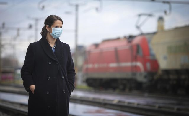 Sars-cov-2 in njemu podobni koronavirusi se nam bodo v prihodnosti nujno dogajali. FOTO: Jože Suhadolnik/Delo