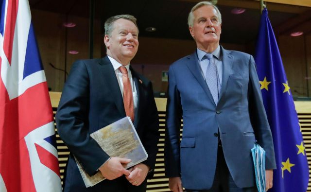 Britanski in bruseljski pogajalec David Frost ter Michel Barnier za zdaj še nista našla skupnega jezika. FOTO: AFP