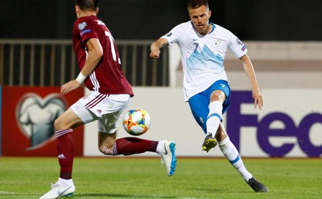 Josip Iličić v akciji med tekmo z Latvijo. FOTO: Reuters