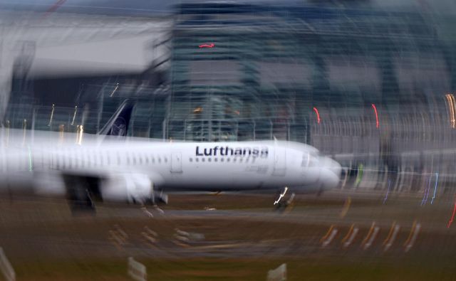Lufthansa je odpovedala sredin polet iz Ljubljane v Frankfurt. Foto: Reuters