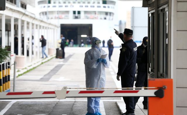 Spremenjeno življenje v času koronavirusa FOTO Reuters