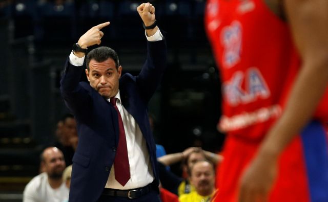 Basketball - EuroLeague Final Four Semi Final A - CSKA Moscow vs Real Madrid - ?Stark Arena?, Belgrade, Serbia - May 18, 2018 CSKA Moscow coach Dimitrios Itoudis gestures REUTERS/Alkis Konstantinidis - RC1BAFF11520 Foto Alkis Konstantinidis Reuters