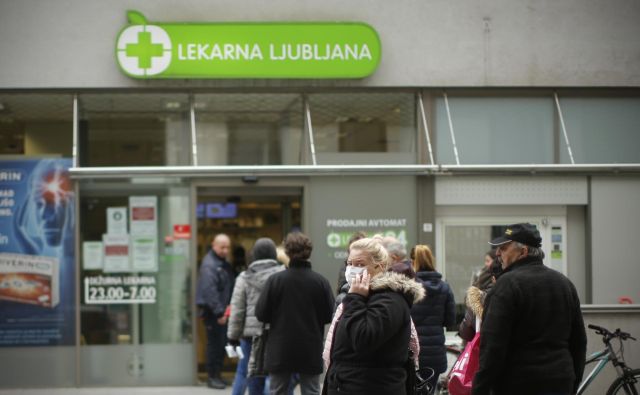 Vrag je odnesel šalo: brez odločnega takojšnjega ukrepanja smo pred katastrofo. FOTO: Jure Eržen/Delo