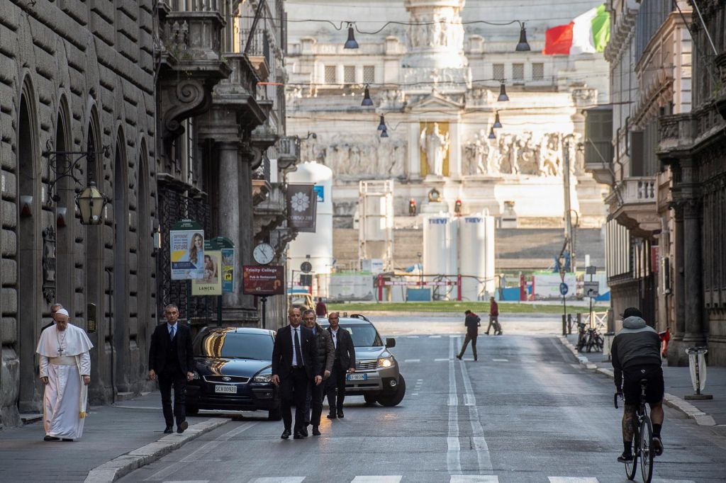 FOTO:Epidemija v Italiji še ni dosegla vrhunca, ukrepi v Španiji daljši od prvotne napovedi