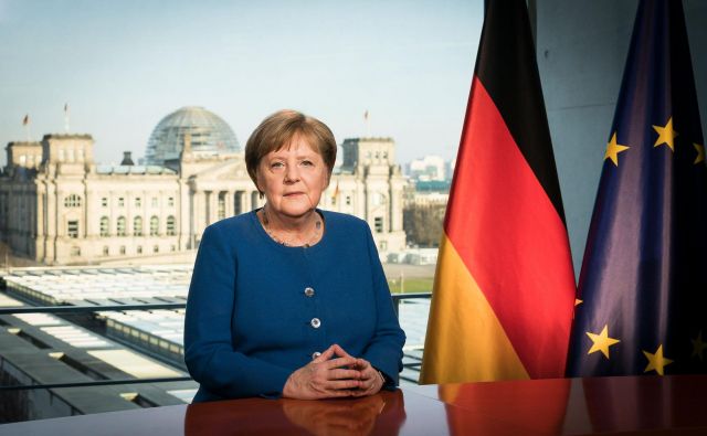 »Razmere so resne, a če bo vsak posameznik razumel ukrepe kot svojo odgovornost, nam bo uspelo,« je nagovorila Nemce Angela Merkel. Foto: AFP