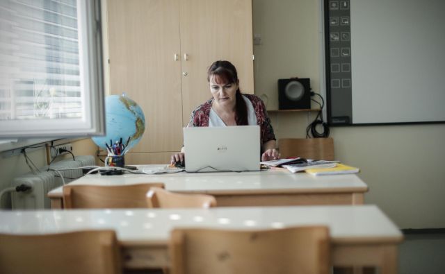 Skoraj 44 odstotkov osnovnošolskih učiteljev opravlja delo od doma. FOTO: Uroš Hočevar/Delo