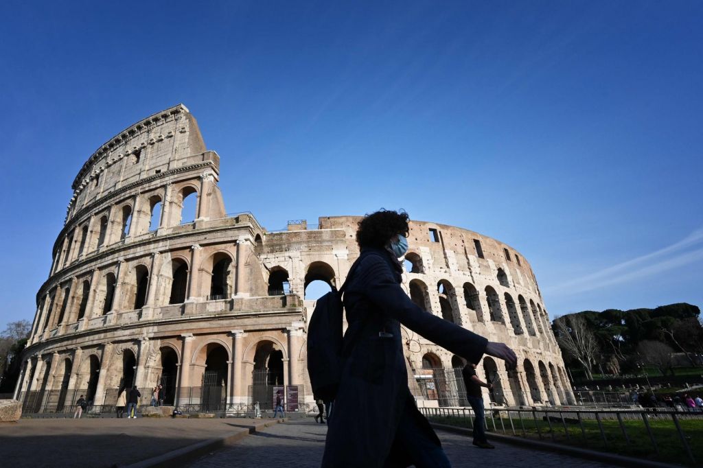 FOTO:Covid-19 v Italiji zahteval več življenj kot na Kitajskem