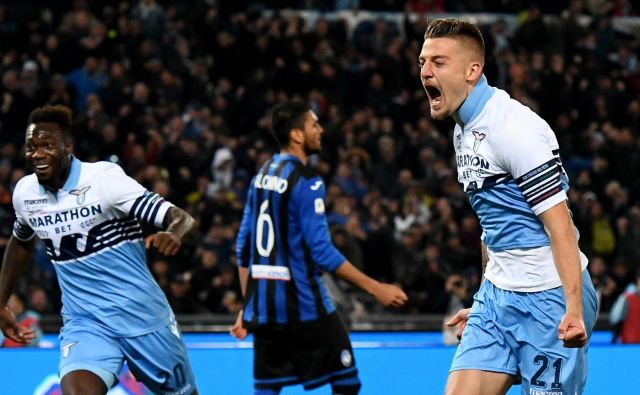 Tommasi se je odzval na zapise, da naj bi predsednik Lazia ter drugi predsedniki klubov iz serie A z delom nadaljevali že 23. marca. Na fotografiji zvezdnik Lazia Sergej Milinković-Savić. FOTO: AFP