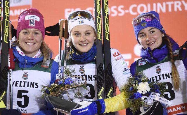 Švedska šampionka Stina Nilsson (na sredini) bo tekaški opremi dodala še puško. FOTO: AFP