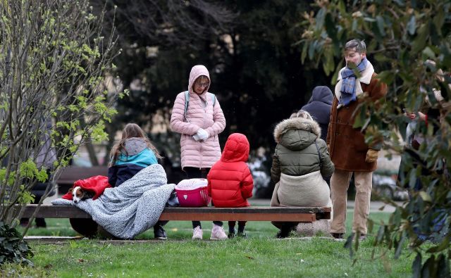 Seizmografi državne mreže potresnih opazovalnic so danes ob 6.24 zabeležili potres z magnitudo 5,1. FOTO: Damir Sencar/Afp