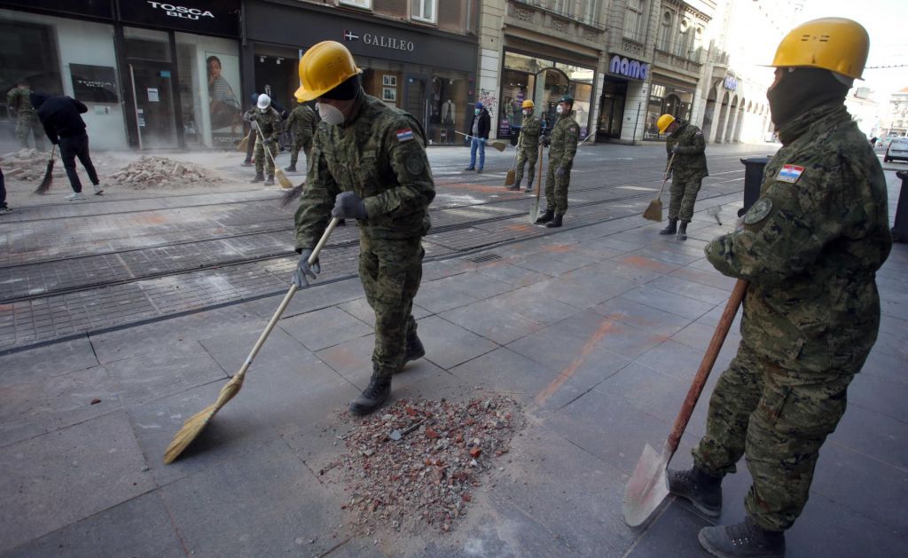 Zgrebške ulice so že očiščene ruševin