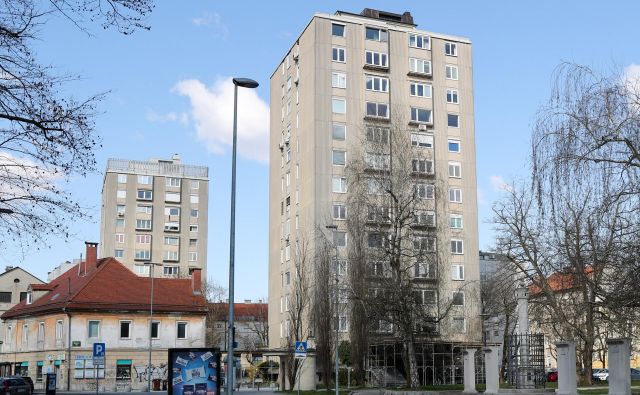 V Ljubljani je najmanj 15 potresno ogroženih stolpnic. FOTO: Marko Feist/Delo