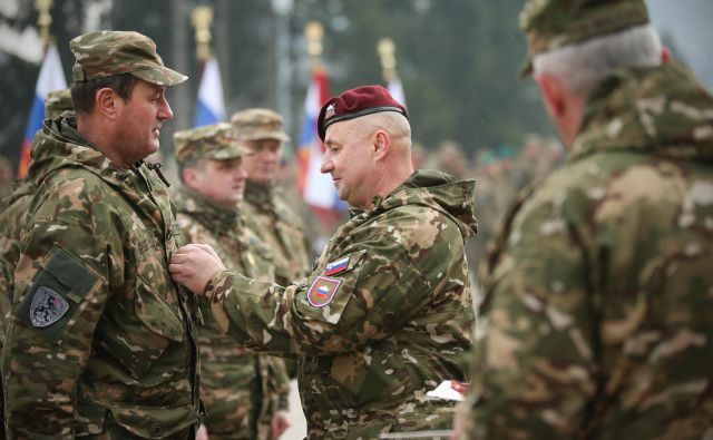 Vrnitev brigadirja Mihe Škerbinca je razveselila poznavalce razmer v vojski in nakazala, da se nekdanja naklonjenost države Rusiji obrača k zaveznikom onstran Atlantika. Foto Jure Eržen