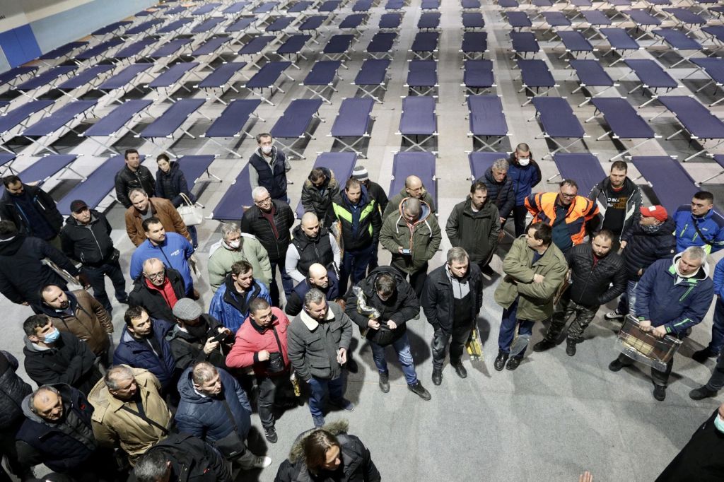 FOTO:Več kot 400 srbskih državljanov, ki so obtičali v Sloveniji, jutri domov