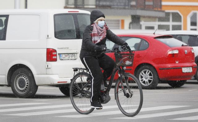 Potek epidemije smo upočasnili, kar omogoča boljše delovanje zdravstvenega sistema. FOTO: Leon Vidic/Delo