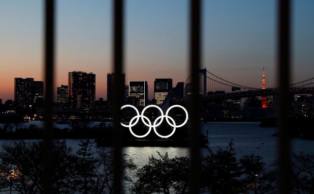 Mednarodni olimpijski komite je pred dnevi zaradi pandemije novega koronavirusa na leto 2021 preložil OI v Tokiu. FOTO: Reuters