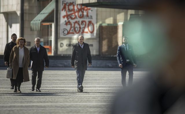 Predsednik vlade Janez Janša pravi, da v prvem svežnju protikoronskih ukrepov niso na nikogar pozabili. Foto Voranc Vogel