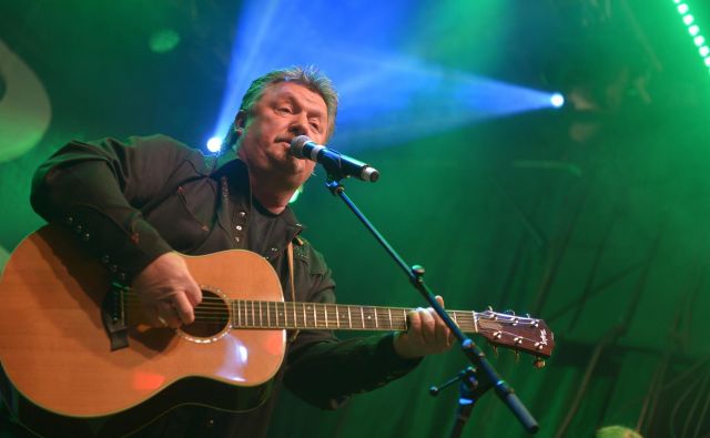 Joe Diffie je še pred kratkim spomnil javnost in svoje oboževalce, naj bodo v času pandemije pozorni in previdni. FOTO: AFP