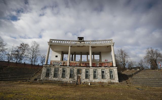 Stadion, ki je bil zgrajen leta 1925, je eden najstarejših objektov, zgrajenih za športne in gimnastične namene v Sloveniji, in tudi eden najzgodnejših tovrstnih objektov v Evropi. FOTO: Leon Vidic/Delo