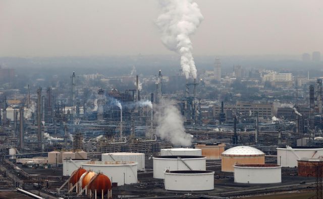 V Združenih državah zmanjkuje prostora za shranjevanje nafte. FOTO: Reuters