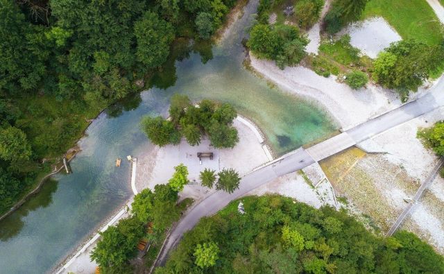 Območje Krajinskega parka Zgornja Idrijca je občina Idrija razglasila za krajinski park, da bi zaščitila ohranjenost narave in veliko število naravnih znamenitosti izrednega pomena. FOTO: Jošt Gantar