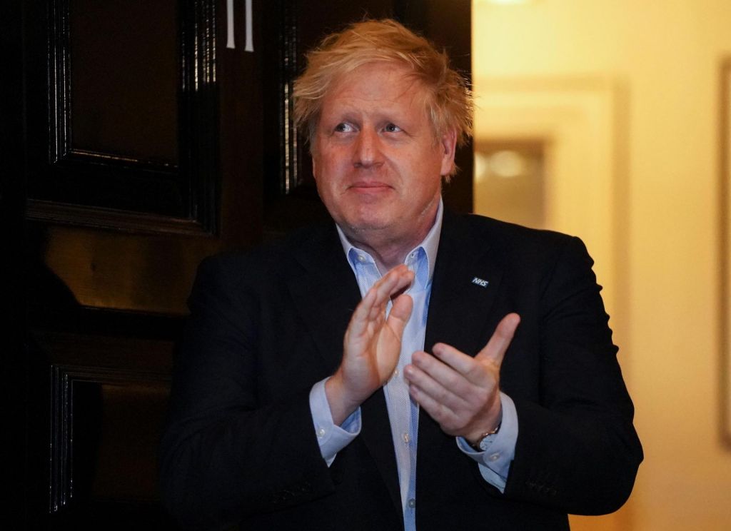 Boris Johnson sprejet na intenzivno nego