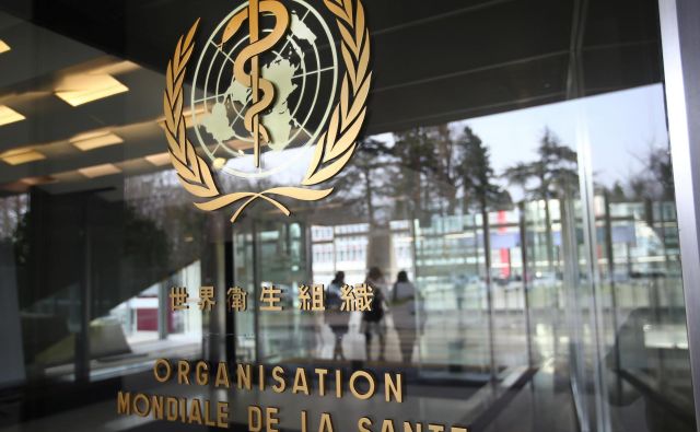 Svetovna zdravstvena organizacija s sedežem v Ženevi je že več mesecev pod drobnogledom svetovne javnosti. Foto Reuters
