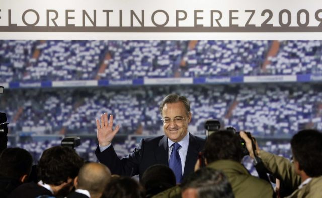 Oče »Los Galacticos« Florentino Perez je v prvem mandatu na čelu največjega nogometnega kluba Real Madrid zbral sanjsko moštvo, v drugem pa je zmagoval v ligi prvakov. FOTO: Reuters