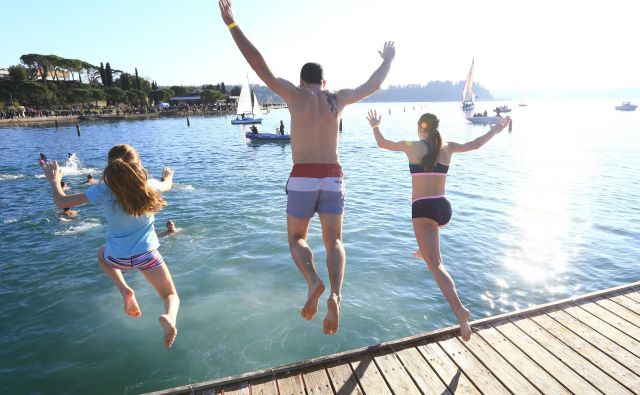 Slovenski turistični delavci, s portoroškimi in z Zdravkom na čelu, spet niso razumeli, da je bilo treba včeraj na letos povsem zmedenem turističnem trgu začeti z ničle. FOTO: Tomi Lombar