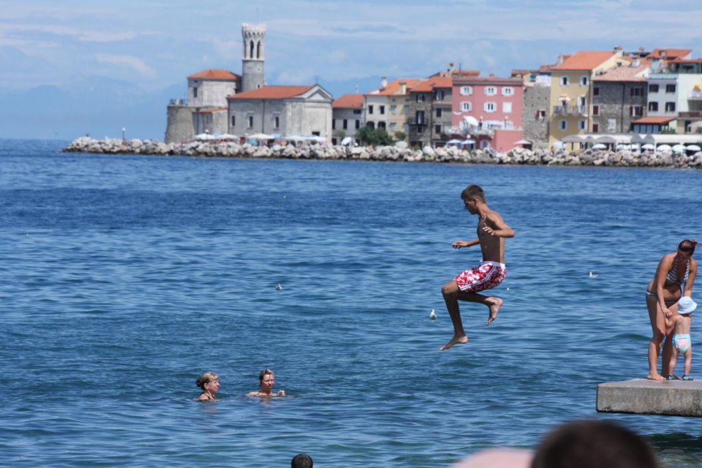 FOTO:Regresi kljub krizi višji kot lani